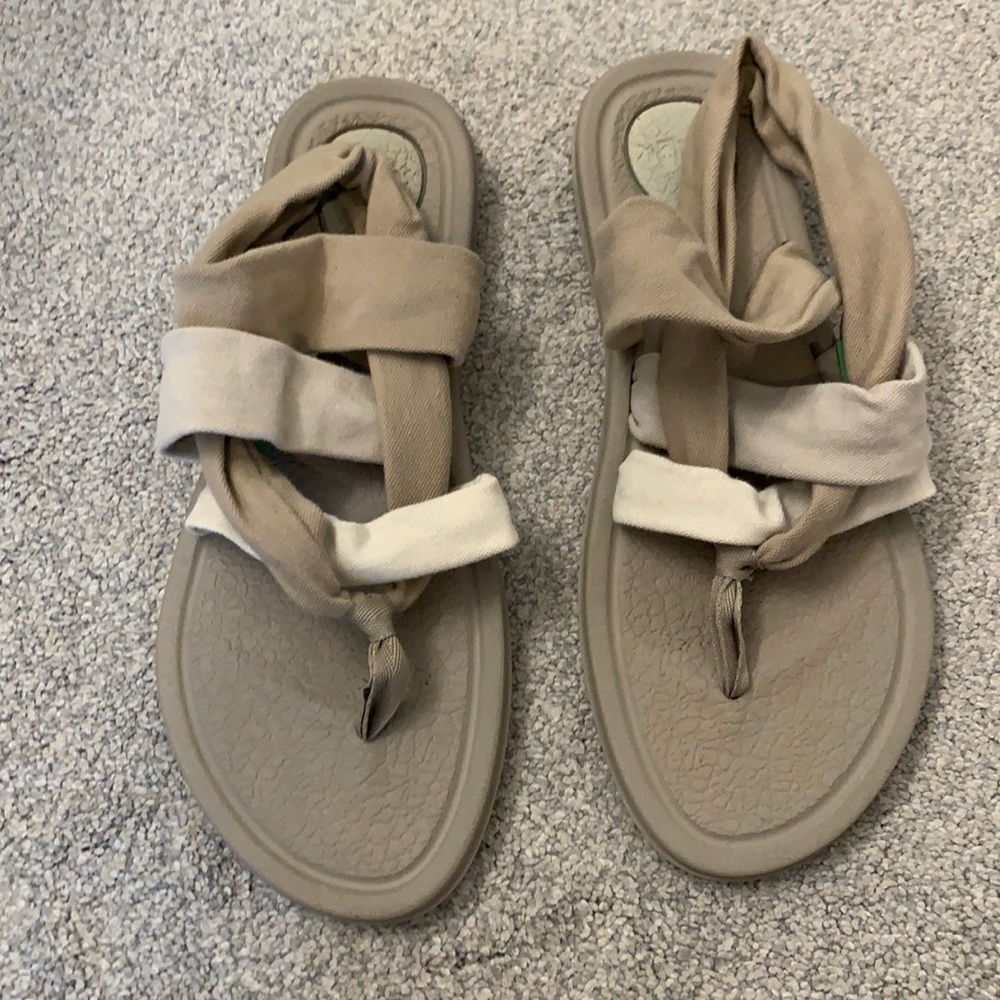 Sanuk women’s sandals